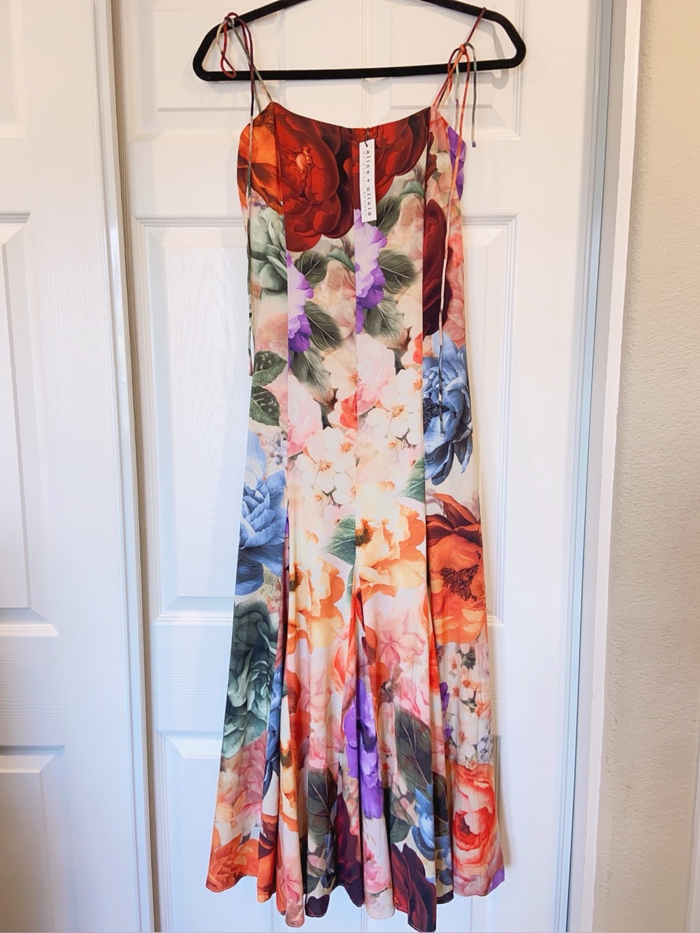 NWT $595 Alice + Olivia Jeanette Pleated Floral-Print Crepe De Chine Midi Dress - Picture 7 of 12